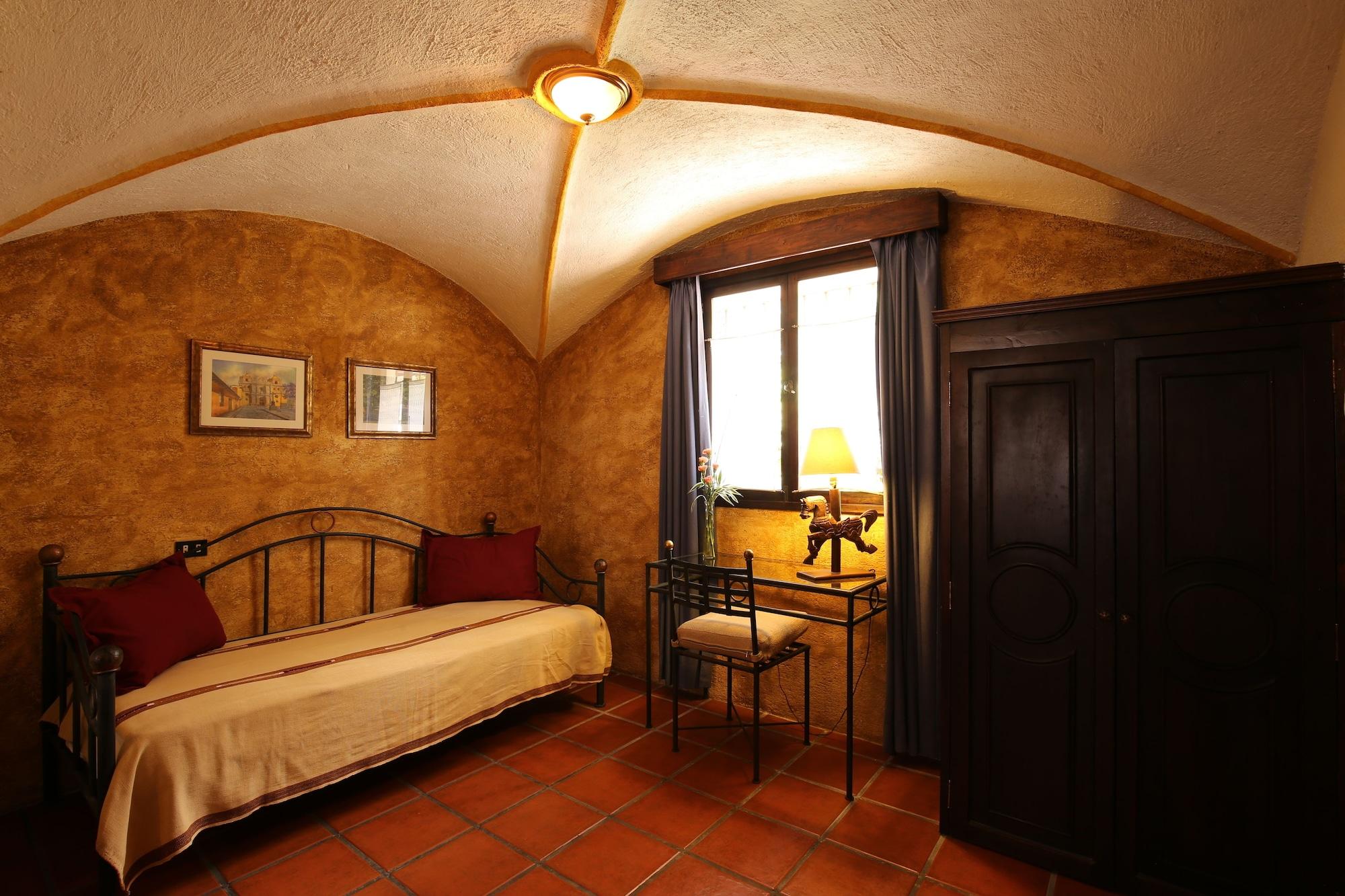 Colonial 4* Antigua