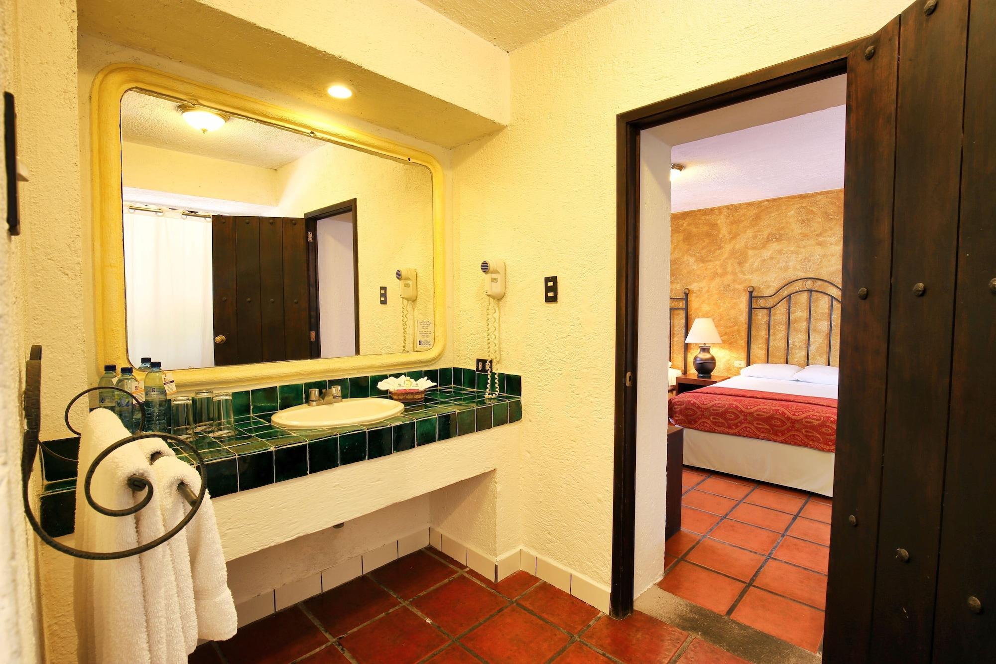 Colonial 4*