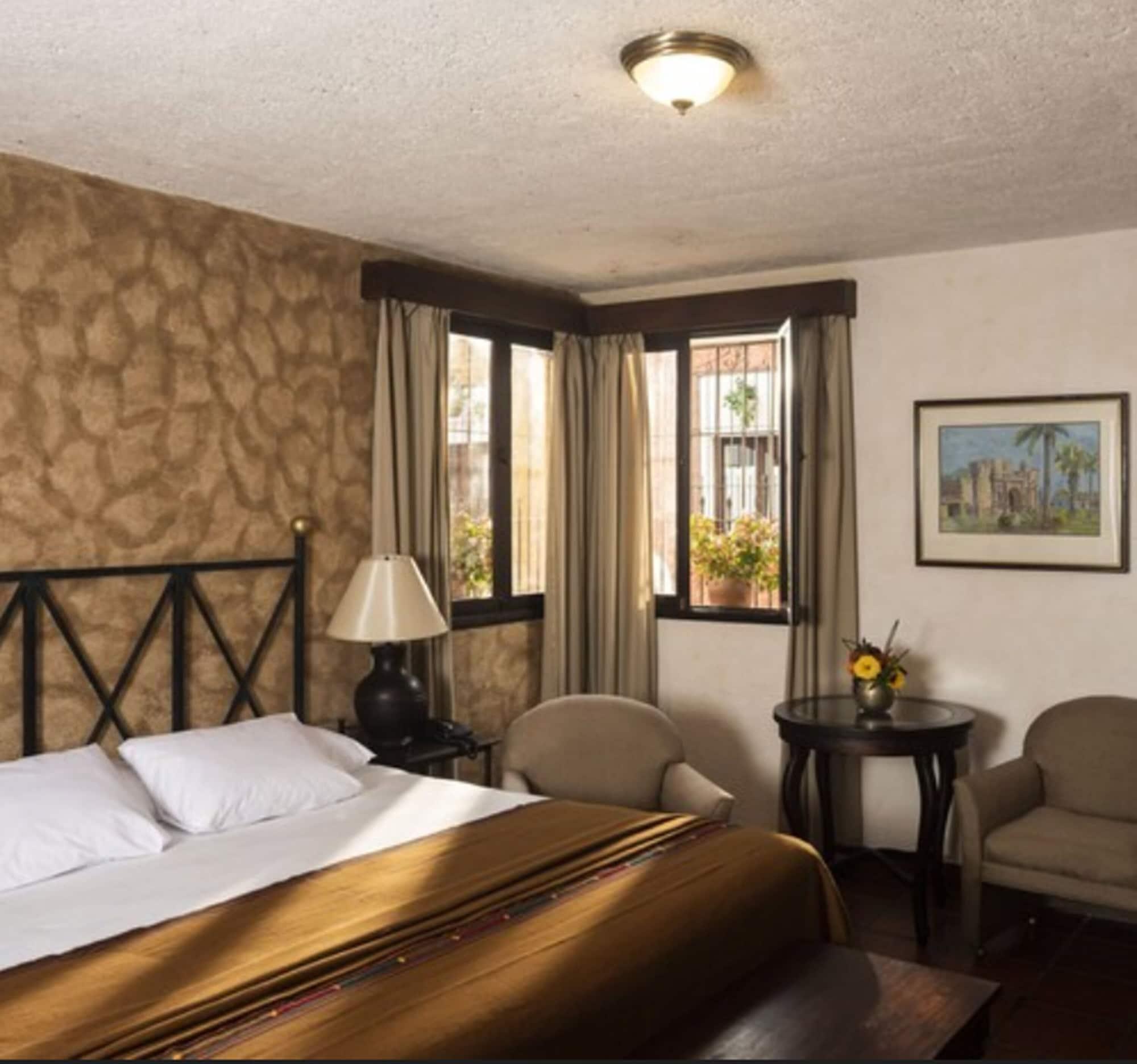 Colonial Hotel 4*