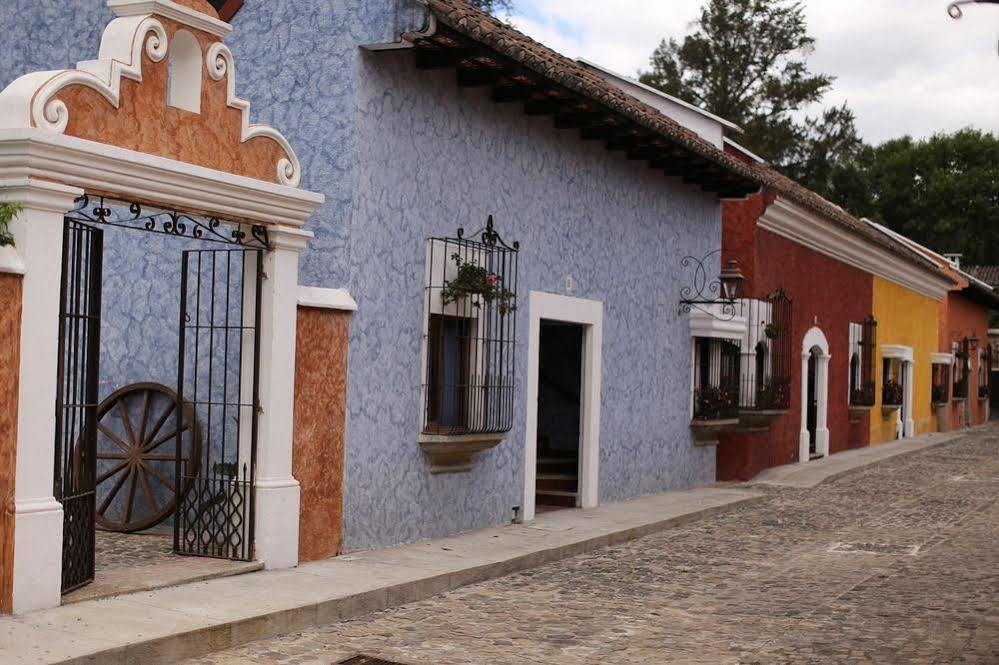 Colonial Hotel 4*